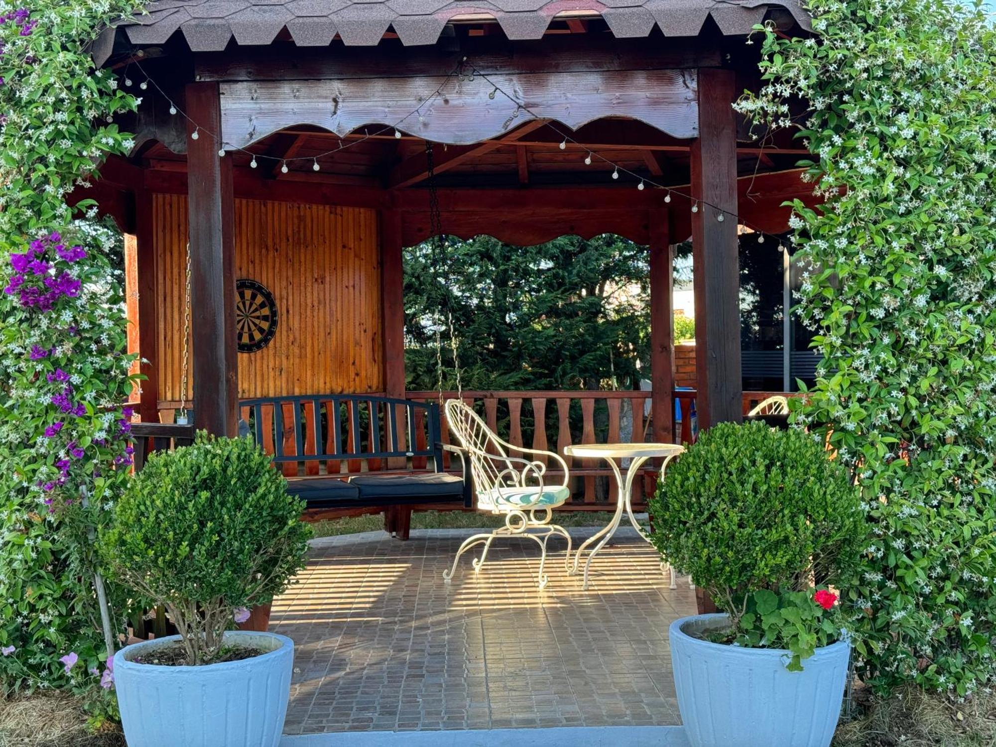 Kunevain Guest House Lezhë Eksteriør billede